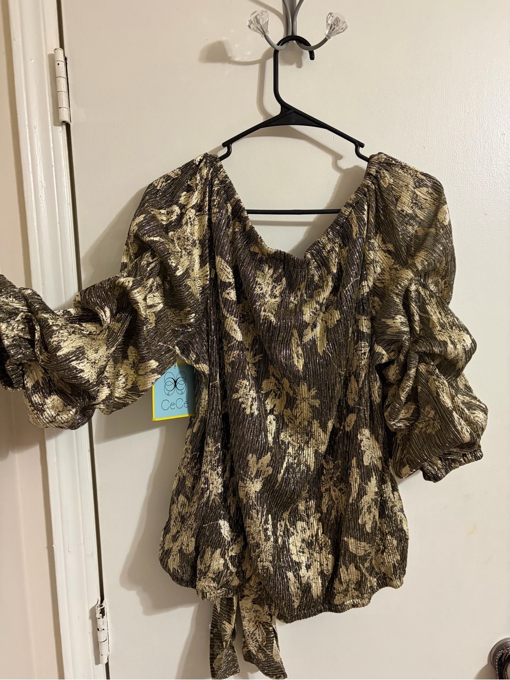 CeCe Gold Metallic Floral Puff-Sleeve Blouse - Picture 4 of 5